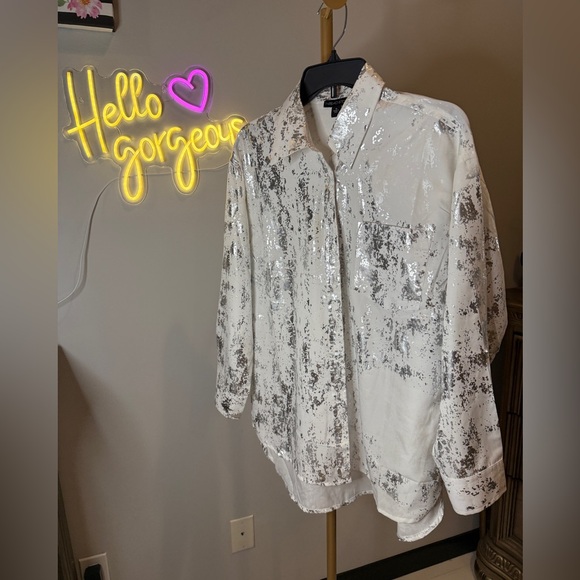 Thread Story Silver and white Blouse - Picture 3 of 10